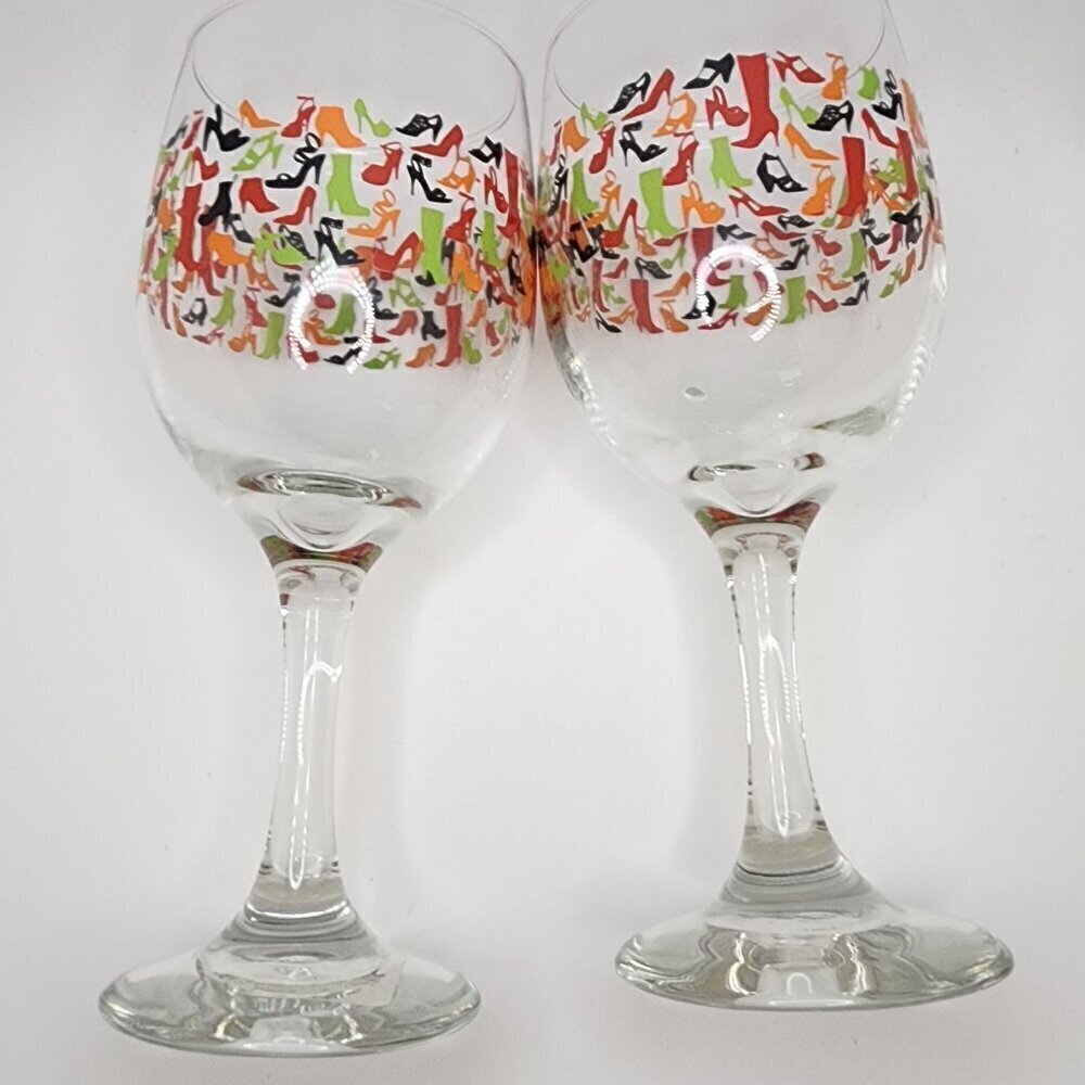 Set of 2 "Shoes" Wine Glasses - Picture 5 of 9